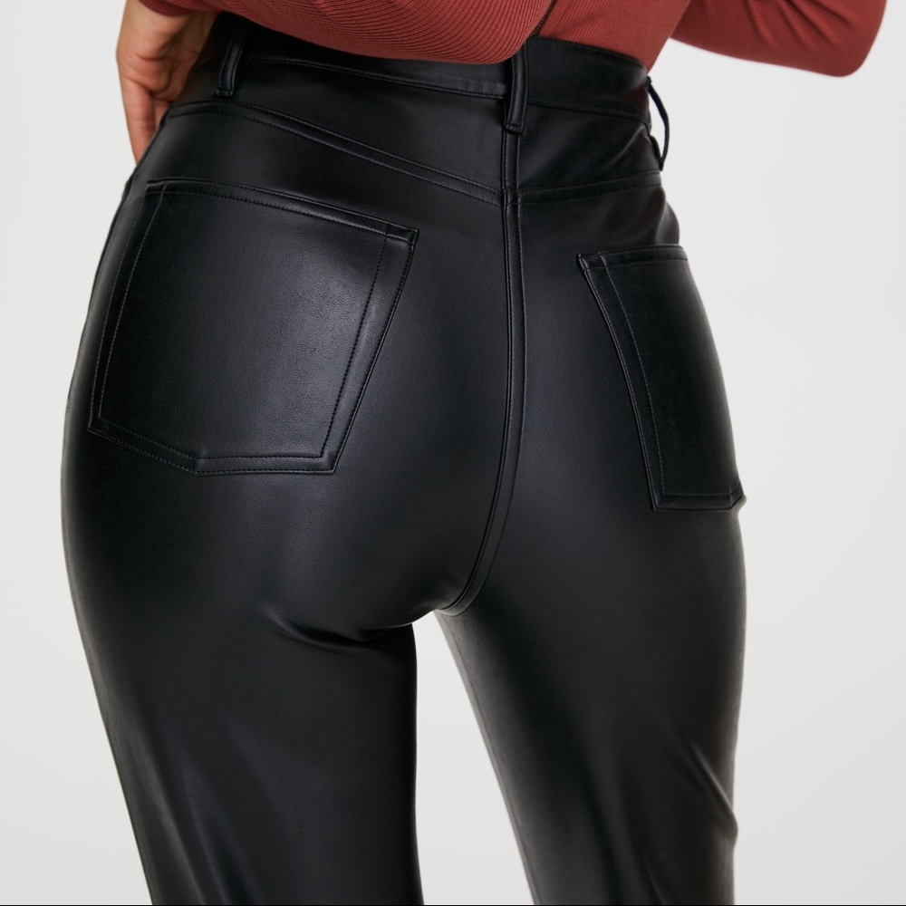 💋 ARITZIA BLACK MELINA PANTS: BRAND NEW NEVER WORN 💋